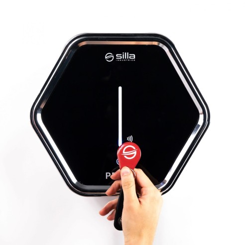 Silla Prism Solar RFID 7,4 kW Colonnina di Ricarica Monofase per Auto Elettriche