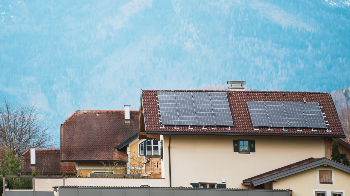 Fotovoltaico in montagna e collina: cosa sapere prima di installare